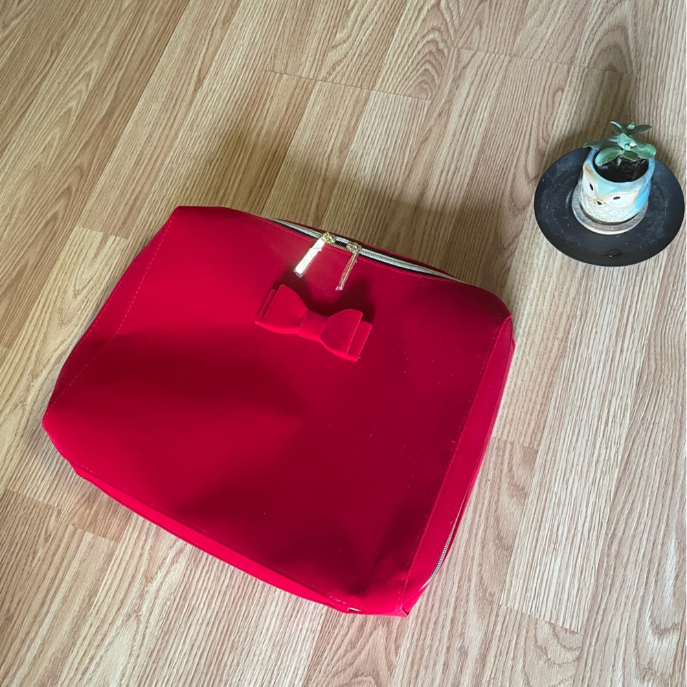 🏆BOGO Estee Lauder Red velvet gold w handle 2 zippers makeup travel lingerie fun